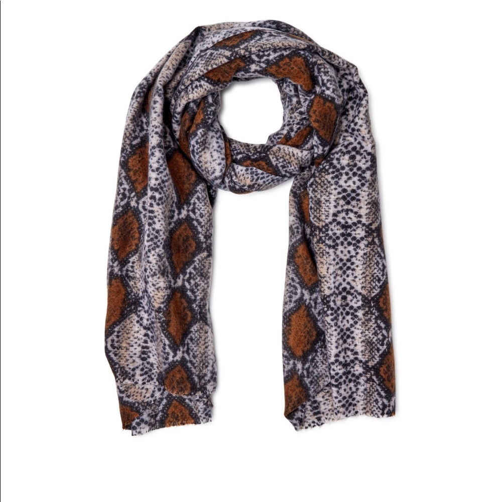 Time and try women’s blanket scarf NWT